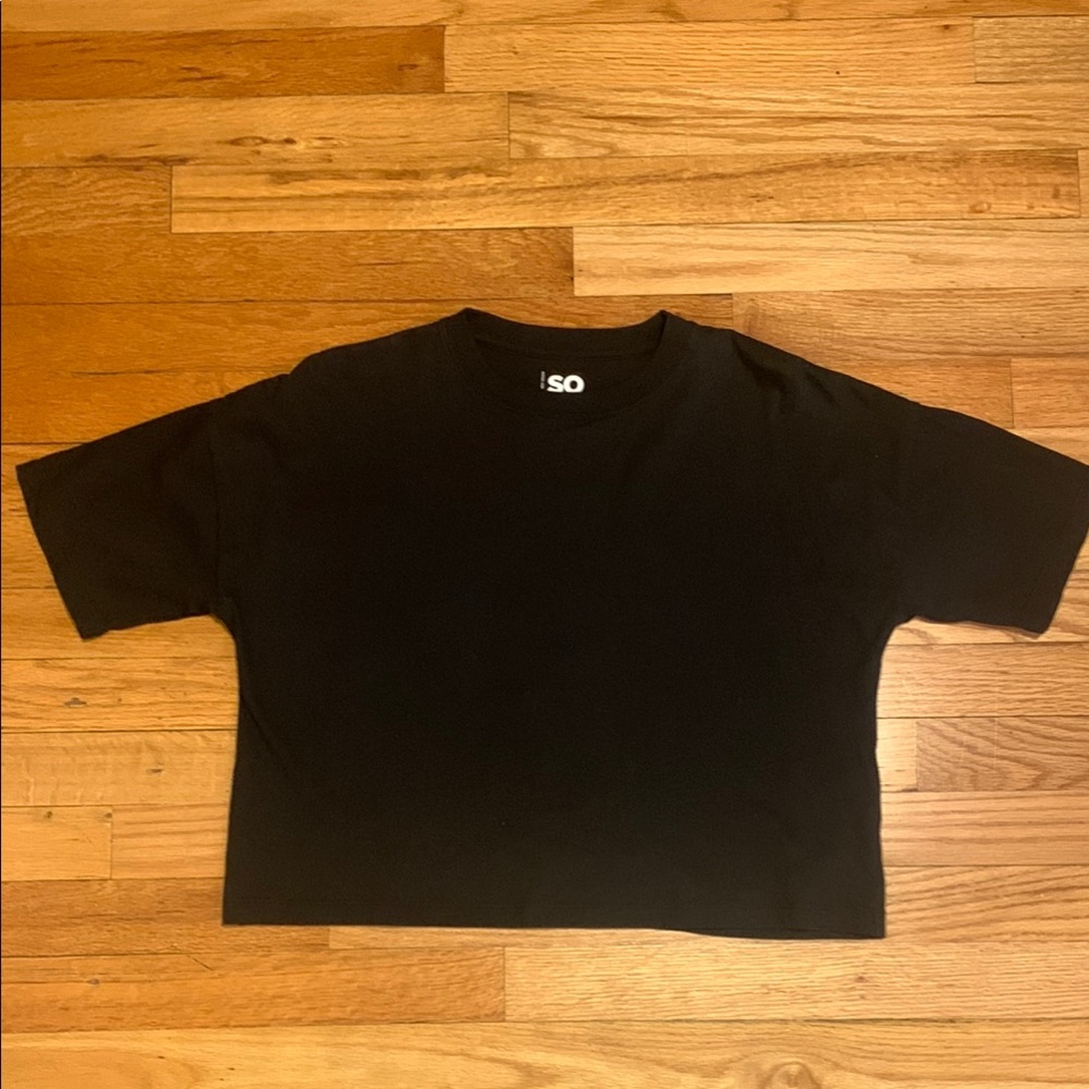 SO cropped tee